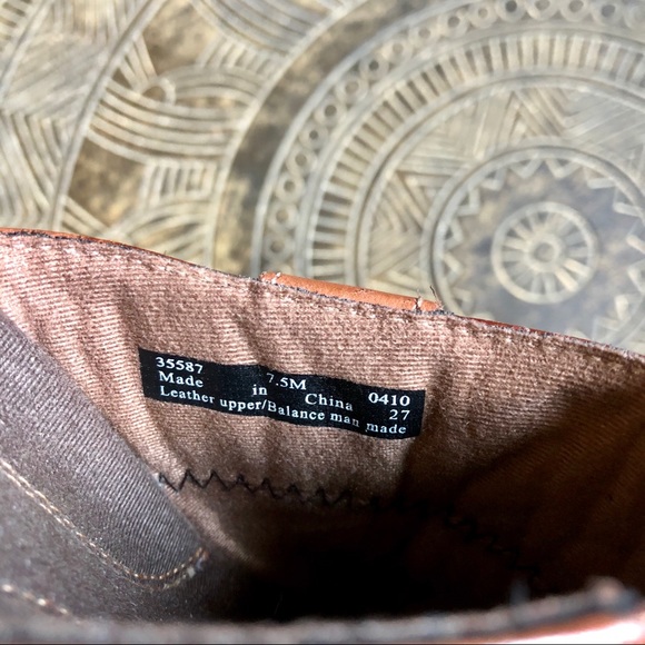 CLARKS Slip On Mule Clogs Brown Leather Pleats Size 7.5M - Picture 12 of 12